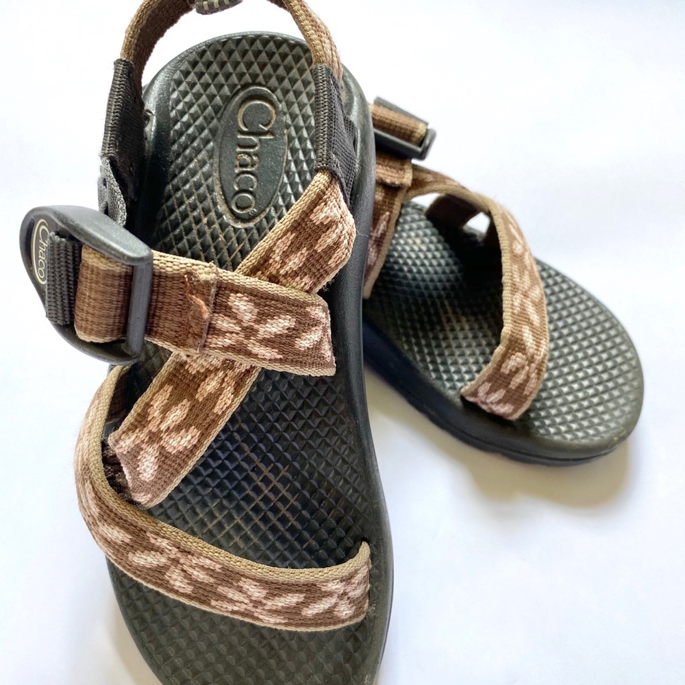 Chacos size 12 youth, boys/ girls, great shoe